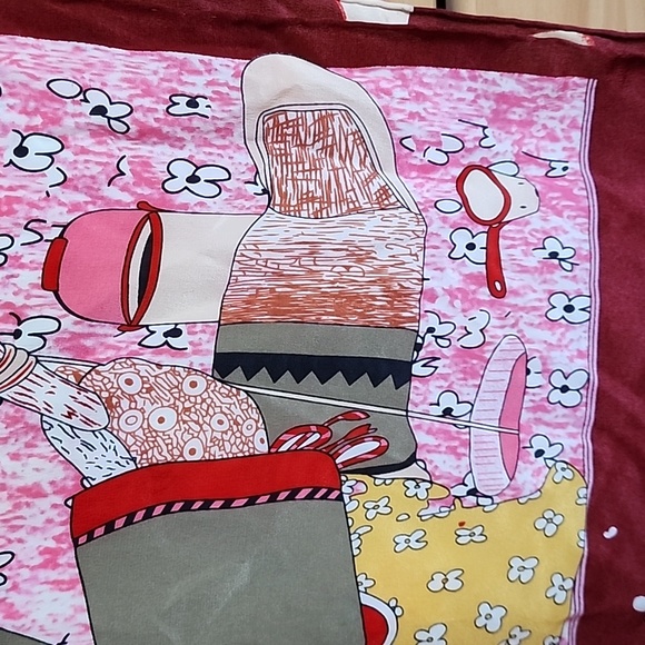 Kananginak Pootoogook  Fisher women rectangle silk scarf - Picture 4 of 11